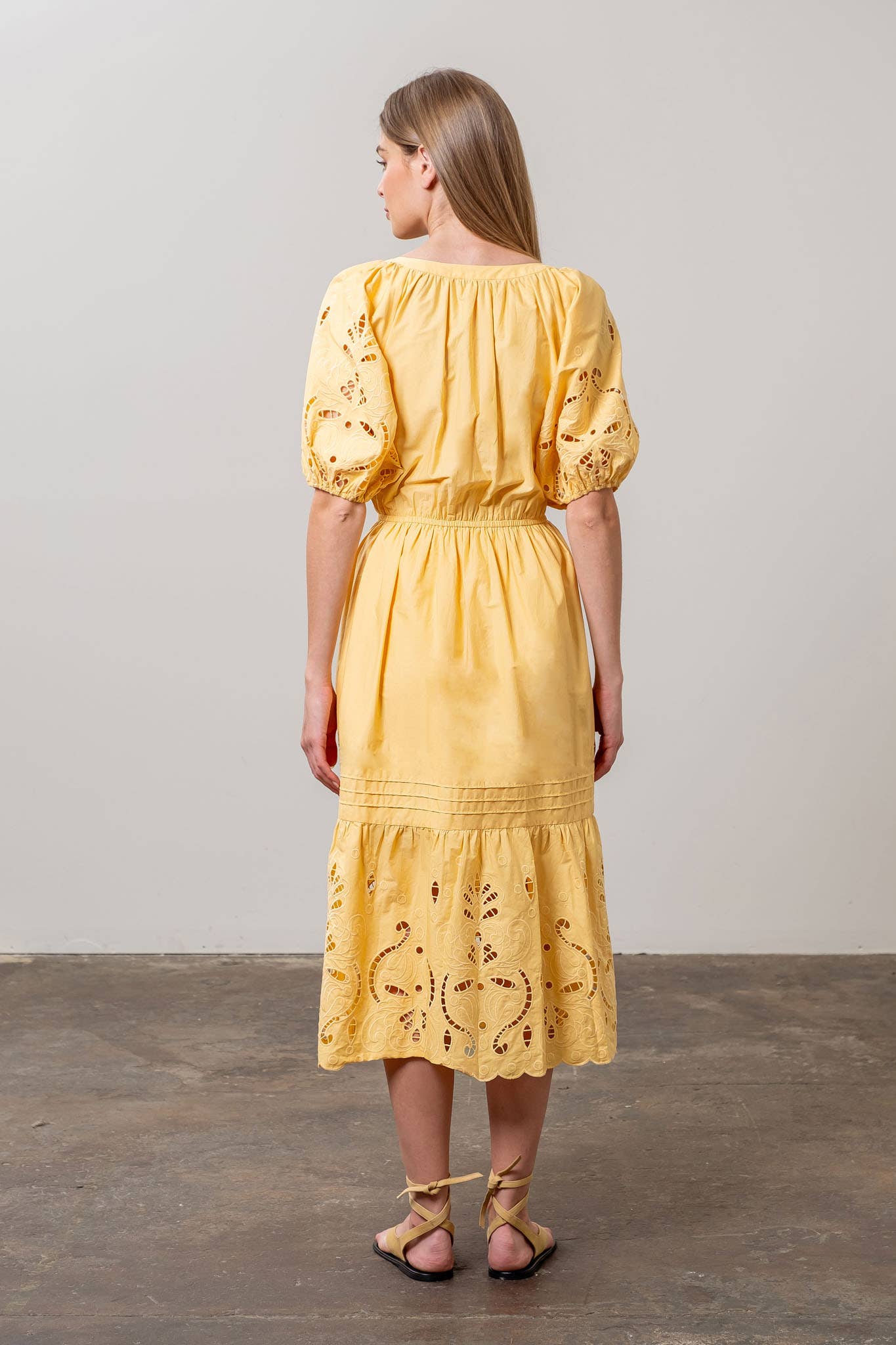 EYELET DETAIL WAIST TIE MIDI DRESS