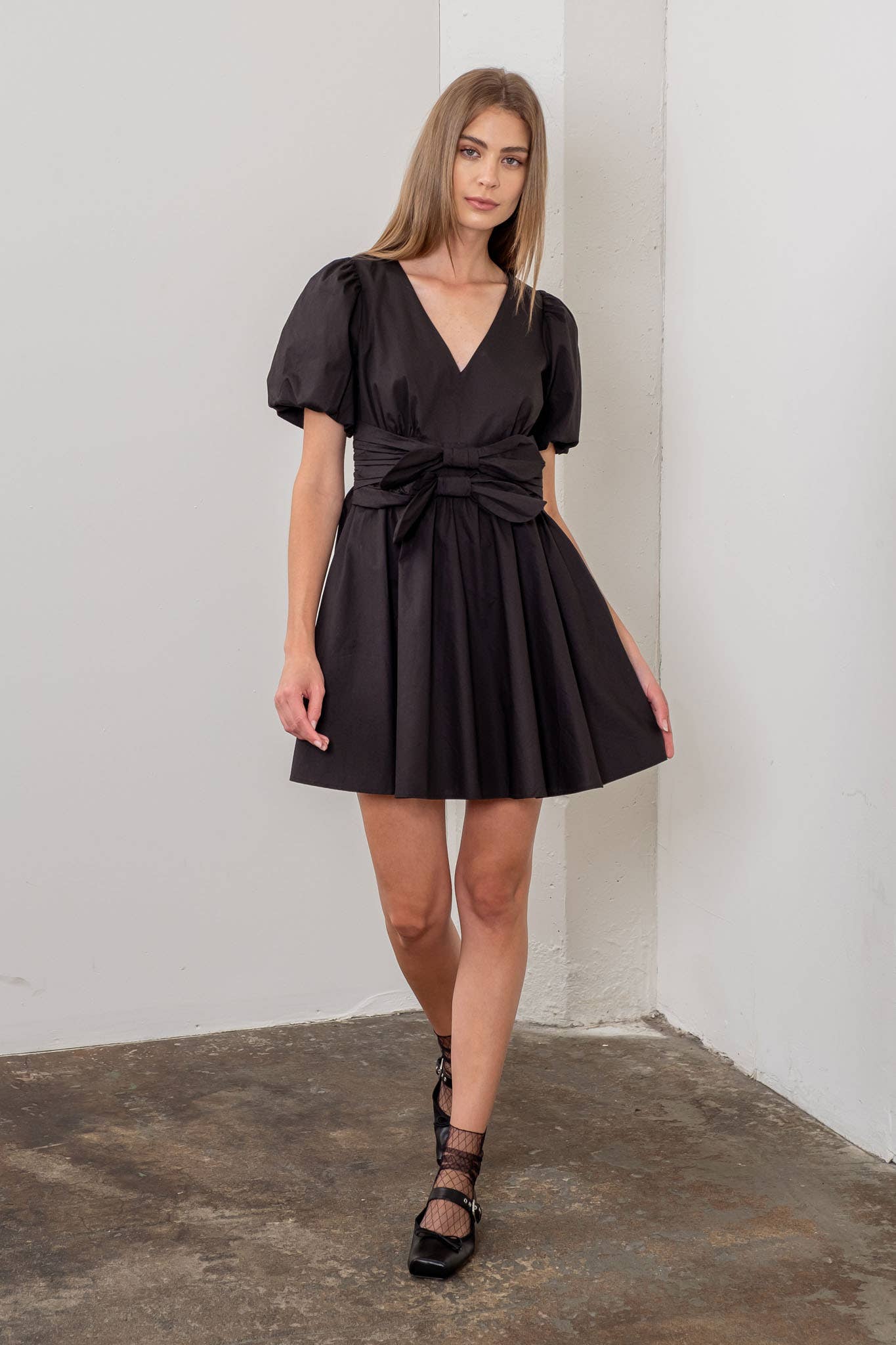 PUFF SLEEVE FRONT BOW DETAIL MINI DRESS