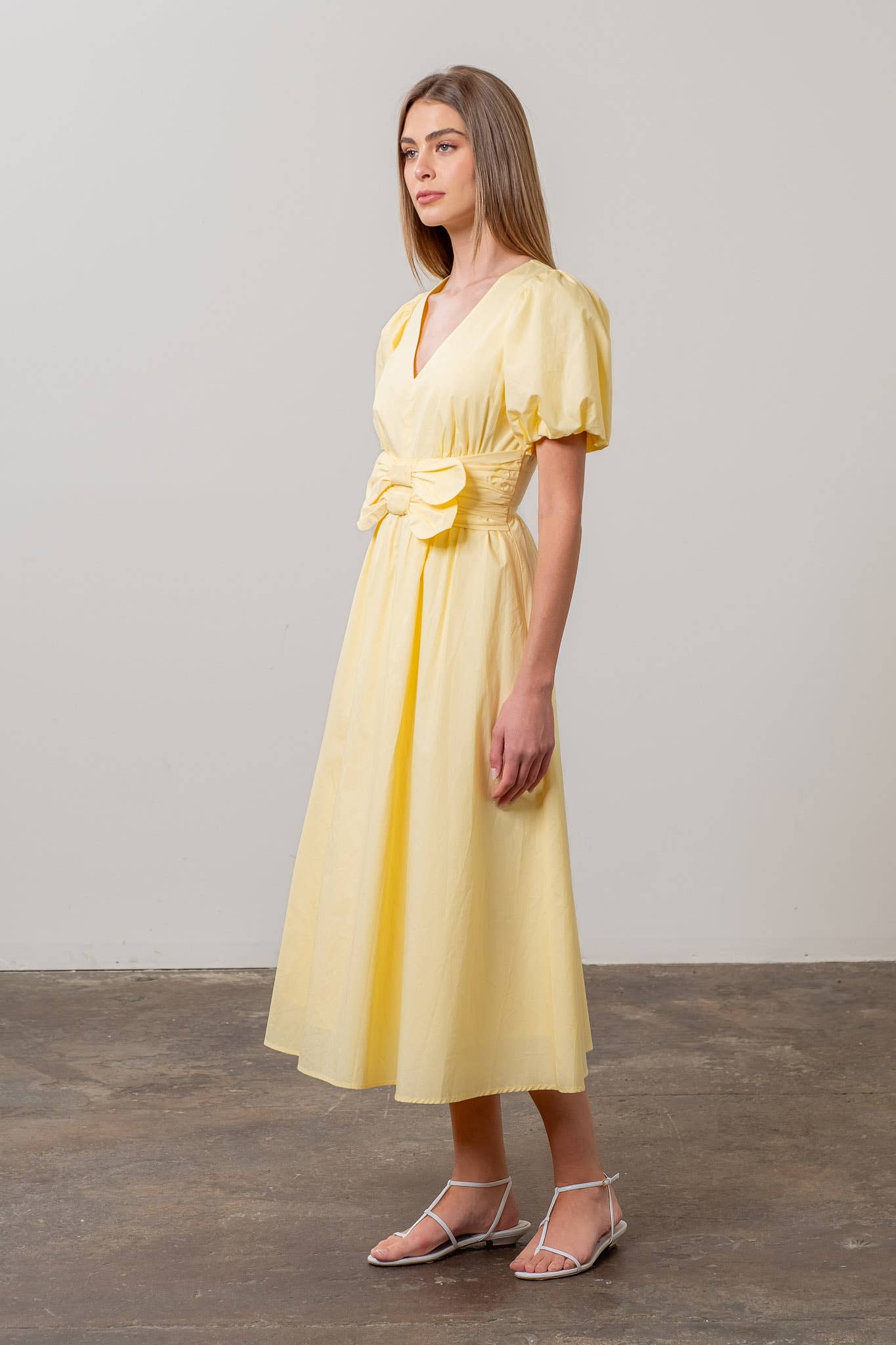 V NECK PUFF SLEEVE FRONT BOW DETAIL MIDI DRESS