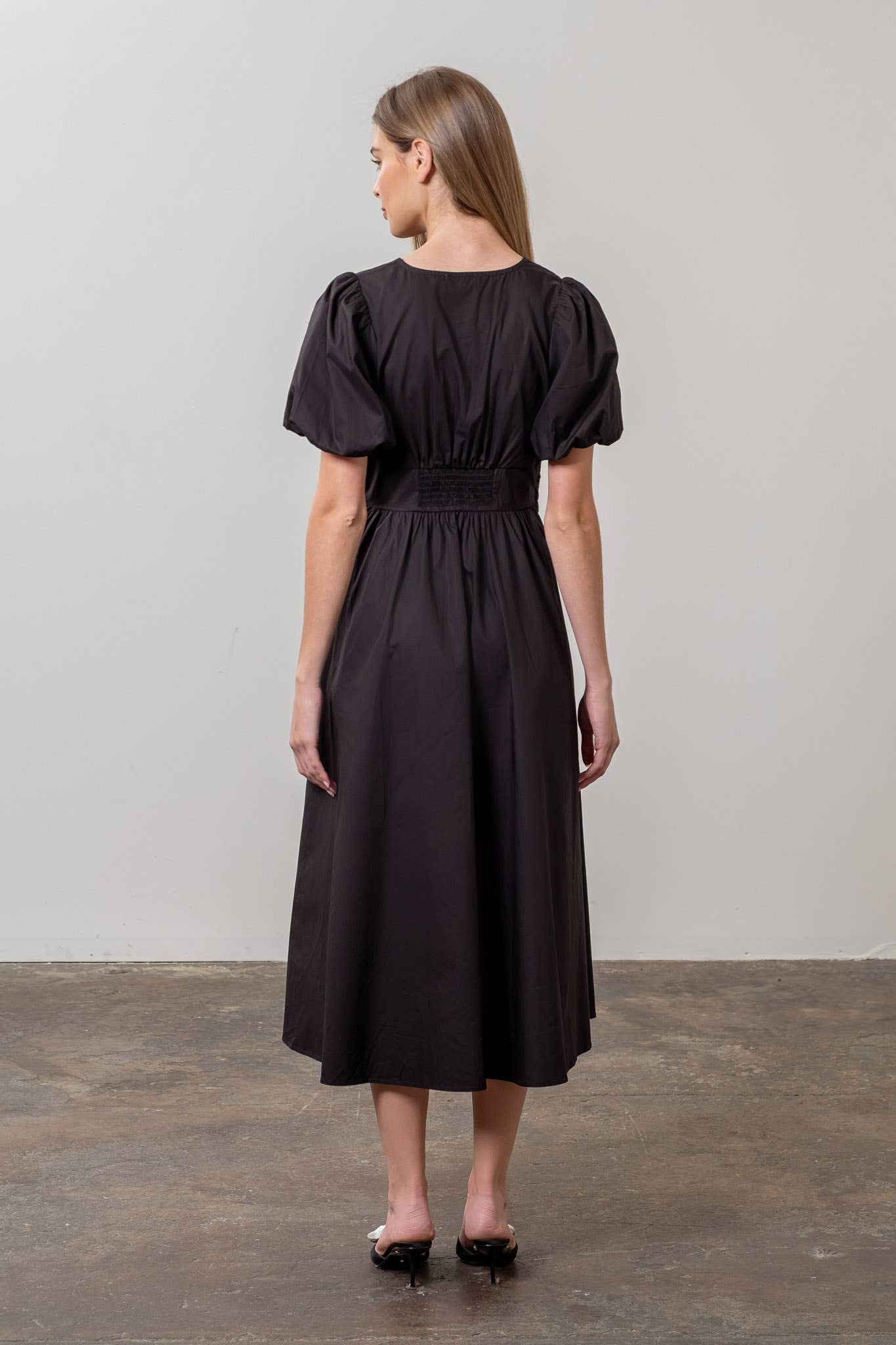 V NECK PUFF SLEEVE FRONT BOW DETAIL MIDI DRESS
